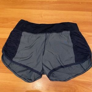 Lululemon black & grey running shorts women size 6
